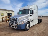 2013  Freightliner  Cascadia 125   Conventional Cab / Sleeper Truck Tractor