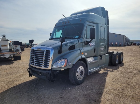 2019  Freightliner  Cascadia 132   Conventional Cab Truck Tractor