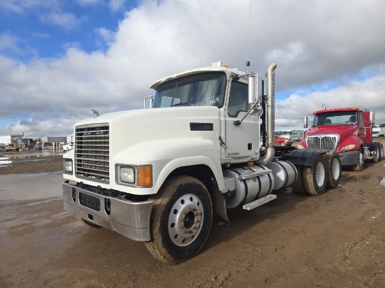 2009  Mack  CHU613 600  Cab-Behind-Engine Truck Tractor