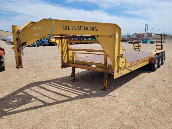 2003  L&L Equipment/Car Hauler  Flatbed Trailer