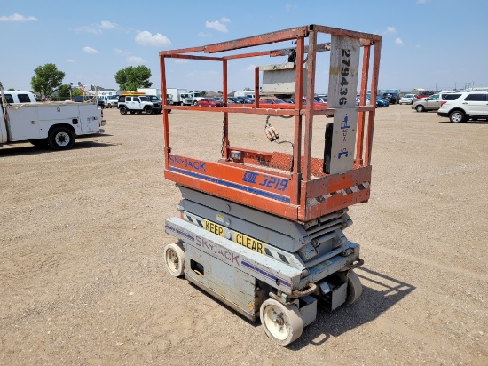 SkyJack SJIII3219 Scissor Lift