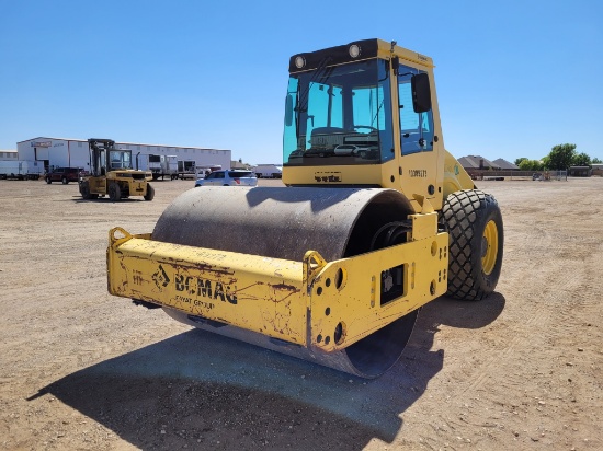 Bomag BW 211D-50 Single Drum Roller Smooth Drum