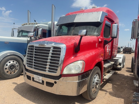 2009 Freightliner Cascadia 125 Tandem Axle Dual Conventional Cab / Sleeper Truck Tractor Tract