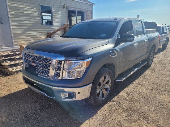 2017 Nissan Titan Crew Cab 4D