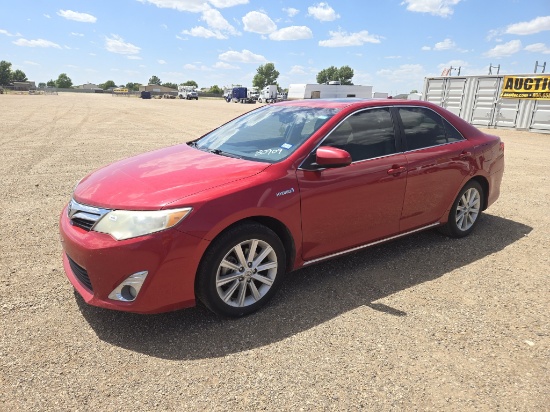 2014 Toyota Camry Hybrid LE Sedan 4D
