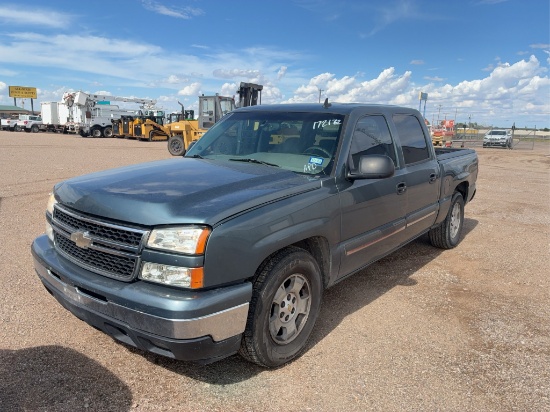 2006 Chevrolet Silverado 1500 LS / LT Crew Cab 4D LT3