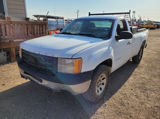 2013 GMC Sierra 1500 Regular Cab 2D Work Truck