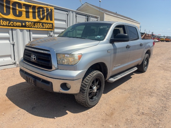 2010 Toyota Tundra Crew Cab / Crew Max 4D Tundra Grade