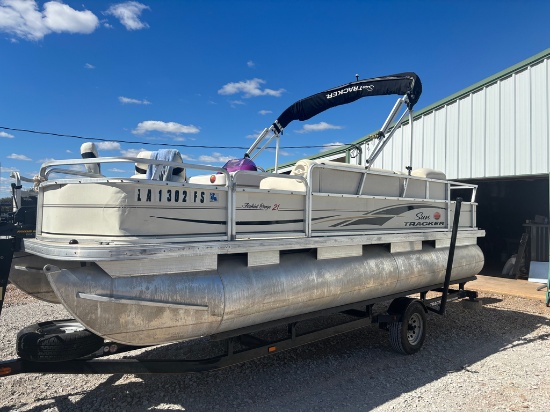 2008 Sun Tracker Fishing Barge