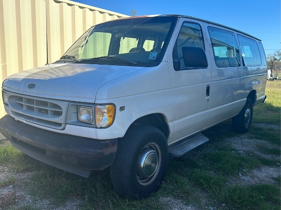 2001 FORD E-350