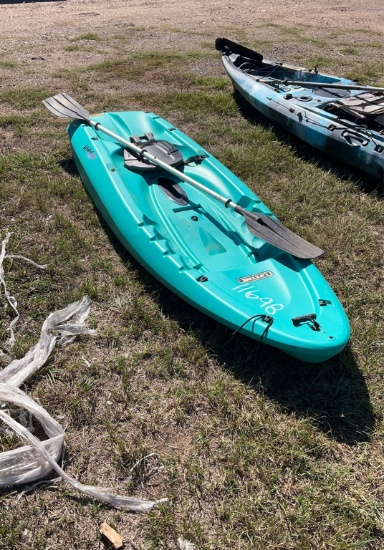 Kayak HYDROS 225lb Weight Capacity