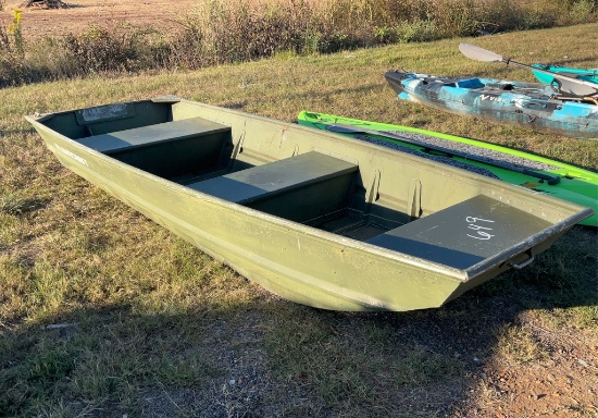 12ft Alumacraft Boat NO TITLE