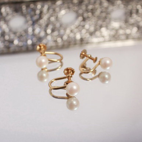 Pearl Earrings With Gold Clips (3)