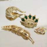 Set Vintage Estate Jewelry - Green and Gold Crown Pin, Panetta Gold Swirl W