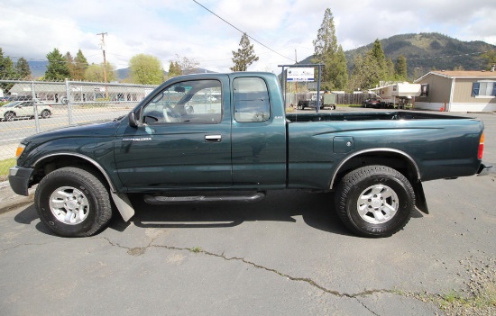 1998 (ONE OWNER) TOYOTA TACOMA (MANUAL) - 89,889 MILES