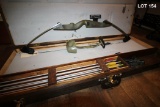 FRED BEAR, COBRA COMPOUND BOW WITH ARROWS - QUIVER ARROWS (IN BOX)