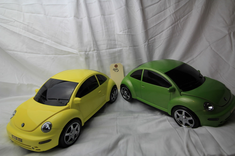 2)Sharper Image VW Beetle CD/Radio System | Proxibid