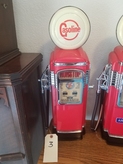 Gas pump replica of 1940 style generic version mint