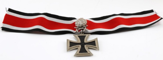 WWII GERMAN KNIGHTS CROSS WITH SWORDS & OAK LEAVES