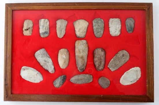 LOT OF 17 FRAMED EXCAVATED ARROWHEADS ARROW POINTS