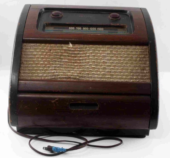 VINTAGE PHILCO RADIO AND PHONOGRAPH TABLE TOP