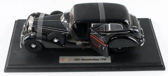 SIGNATURE MODEL 1:18 SCALE MERCEDES 1938 770K