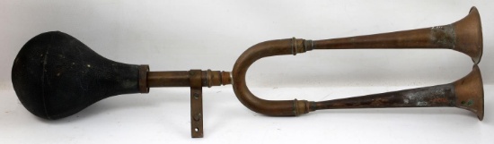 VINTAGE BRASS DOUBLE BELL AUTOMOBILE CAR HORN