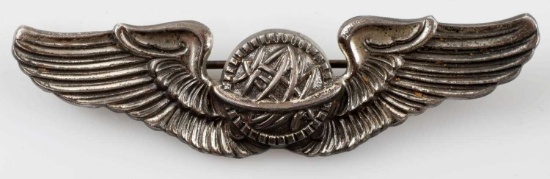 WWII US AIR FORCE STERLING NAVIGATOR WING BADGE