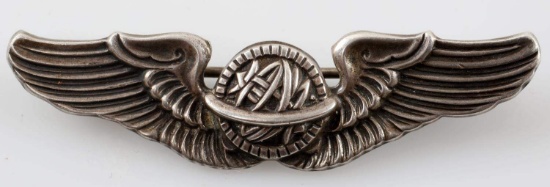 WWII US AIR FORCE STERLING NAVIGATOR WING BADGE