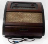 VINTAGE PHILCO RADIO AND PHONOGRAPH TABLE TOP