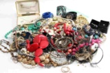 COSTUME JEWELRY LOT 8 POUNDS DEALERS LOT MIXED