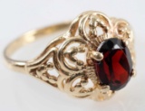 LADIES 14K YELLOW GOLD FILIGREE & GARNET RING