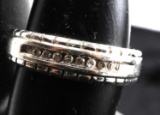 10 KT WHITE GOLD AND DIAMOND MENS RING .09 TCW