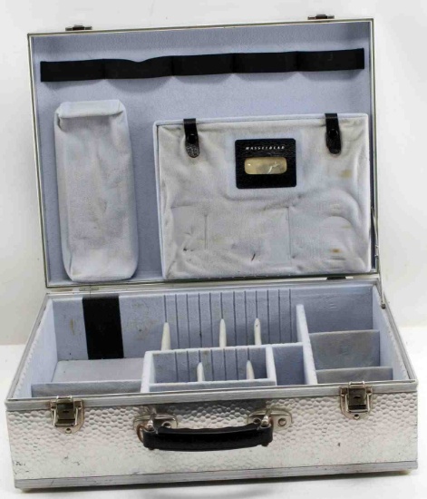 VINTAGE HARDSHELL HASSELBLAD ALUMINUM CAMERA CASE