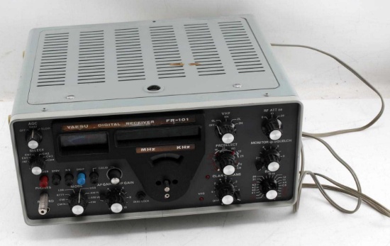 YAESU FR-101 DIGITAL BAND RECEIVER