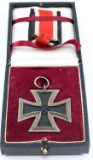 CASED GERMAN WWII 2ND CLASS IRON CROSS DECORATION