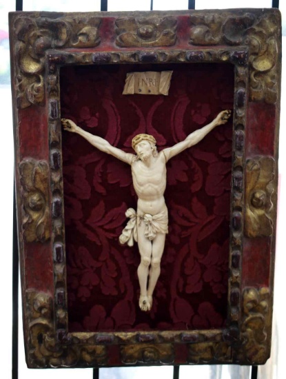 18th CENTURY ITALIAN IVORY CRUCIFIX ON GILT FRAME