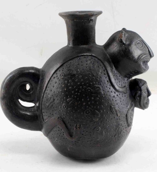 PRE COLUMBIAN CHIMU BLACKWARE VESSEL W HANDLE