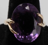 10KT YELLOW GOLD AND AMETHYST CABOCHON RING