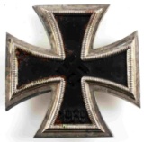 GERMAN WWII 1ST CLASS IRON CROSS DECORATION