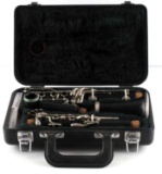 ARTLEY 17S CLARINET & CASE FOR BEGINNING STUDENTS