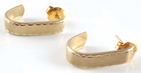 14KT GOLD VINTAGE ETCHED HALF LOOP STUD EARRING