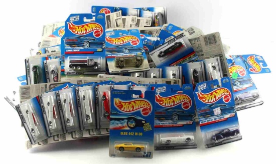 HOTWHEELS TOYS COLLECTORS CARS LARGE LOT NIB