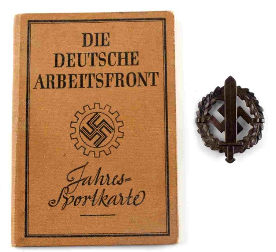 WWII THIRD REICH GERMAN SPORTS BOOKLET & MEDAL