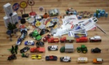 LOT OF 23 ASSORTED MODEL CARS & BACKGROUND SCENERY