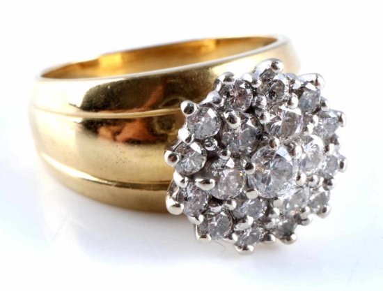 14 KT GOLD AND DIAMOND CLUSTER ENGAGEMENT RING