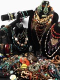 UNSEARCHED VINTAGE TO MODERN COSTUME JEWELRY