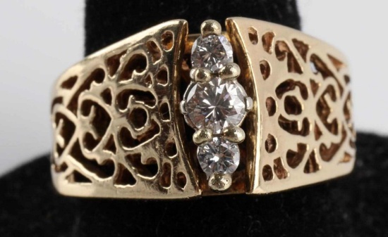 14KT GOLD & DIAMOND CATHEDRAL RING TCW .26