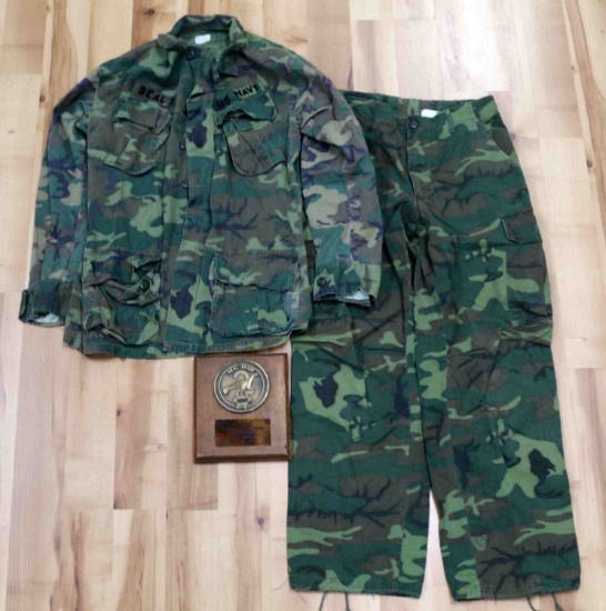 US SEAL TEAM 2 RUDY BOESCH PLAQUE WITH UNIFORM