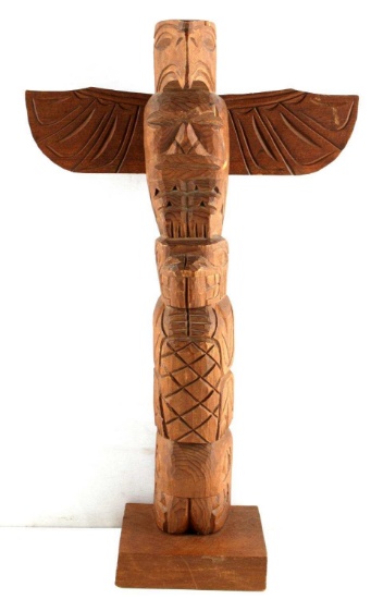 PACIFIC NORTHWEST NATIVE AMERICAN TOTEM POLE